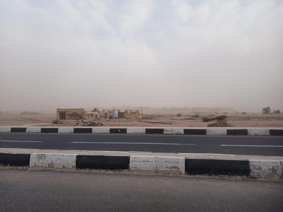 غيوم ورياح  بمدينة الطور 