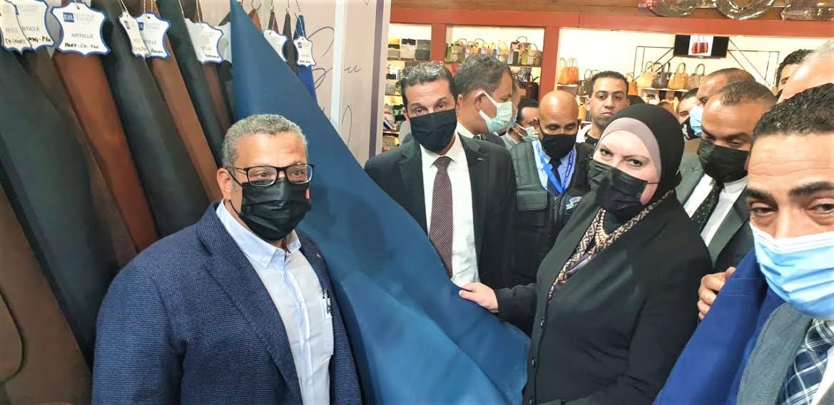 وزيرة التجارة والصناعة تفتتح معرض القاهرة الدولي للجلود
