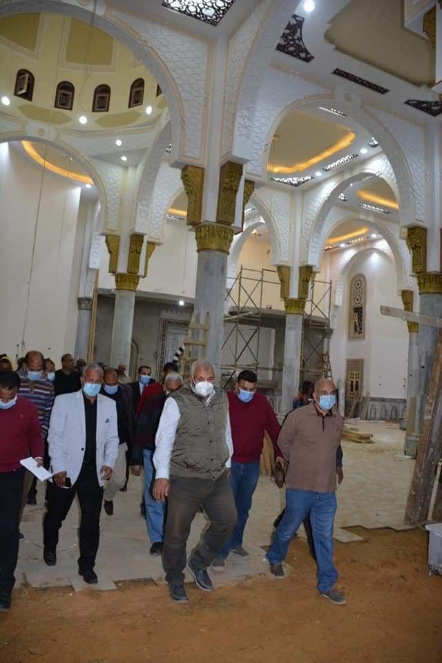 محافظ الوادي الجديد يتفقد أعمال الإنشاءات بالمجمع الإسلامي بمدينة موط