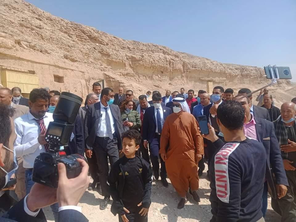 سفير الإمارات يزور آثار تل العمارنة في المنيا