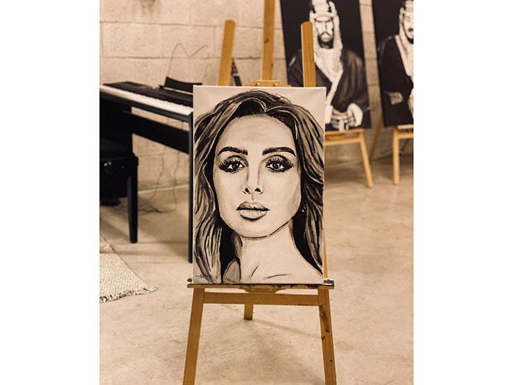 شابة سعودية رسمت صورة لأنغام 
