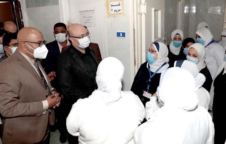 محافظ بني سويف يفتتح أعمال تطوير العناية المركزة في مستشفى الصدر (16)