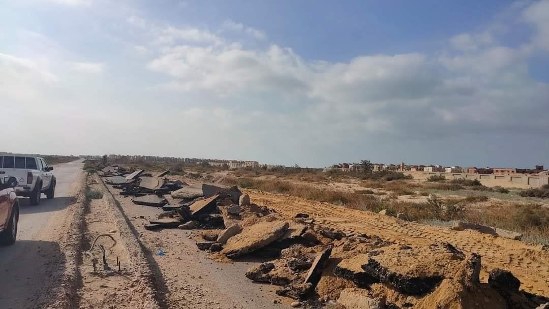 رصف طريق القرى السياحية بمدينة رأس سدر