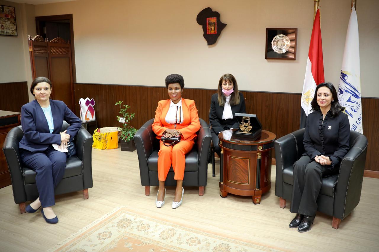 قرينة رئيس بوروندي تشيد بالجهود المصرية لتمكين المرأة