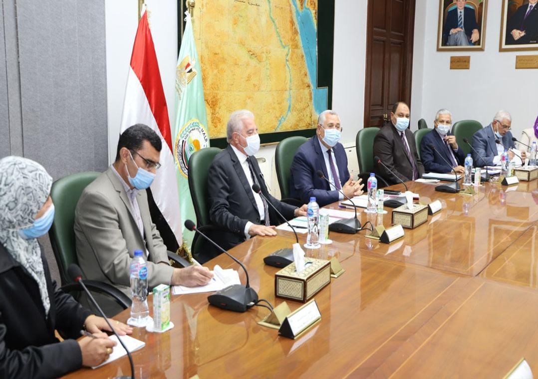 لقاء  محافظ جنوب سيناء مع الوزراء