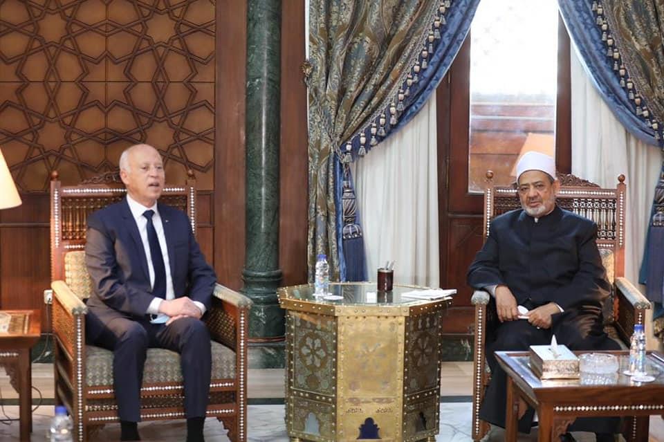 جانب من لقاء الرئيس التونسي والإمام الأكبر