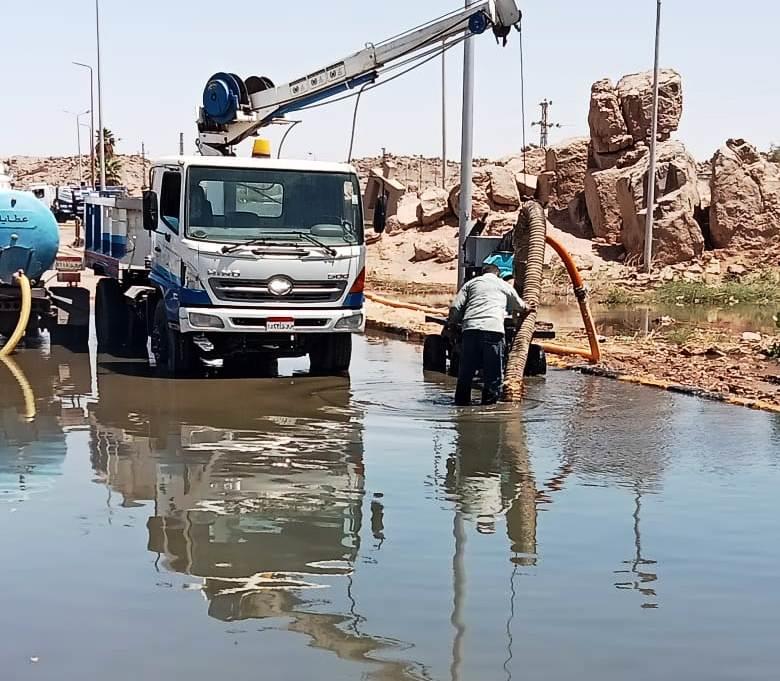 إصلاح خط الطرد بطريق فيله