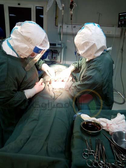 ولادة قيصرية لمصابة كورونا داخل مستشفى الخارجة 