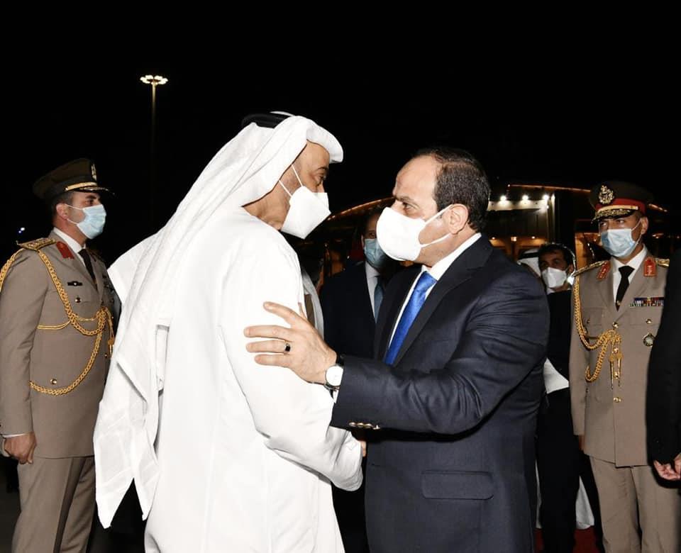 الرئيس السيسي يودّع محمد بن زايد في مطار القاهرة 