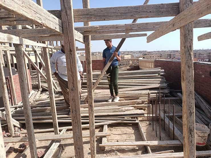 إزالة مخالفة بناء في المهد بمدينة بدر