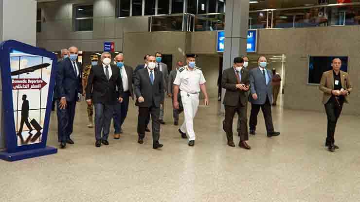 وزير الطيران ونائبه في جولة لمطار شرم الشيخ لمتابعة زيادة الحركة