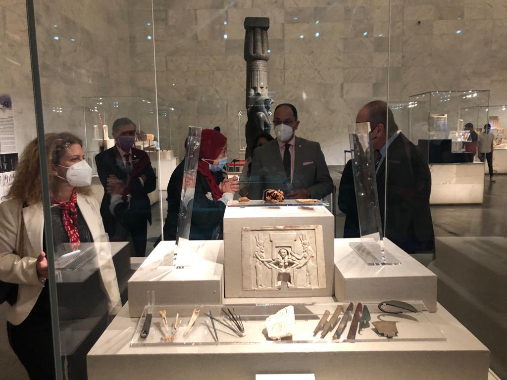 وفدان دوليان في زيارة إلى المتحف القومي للحضارة المصرية