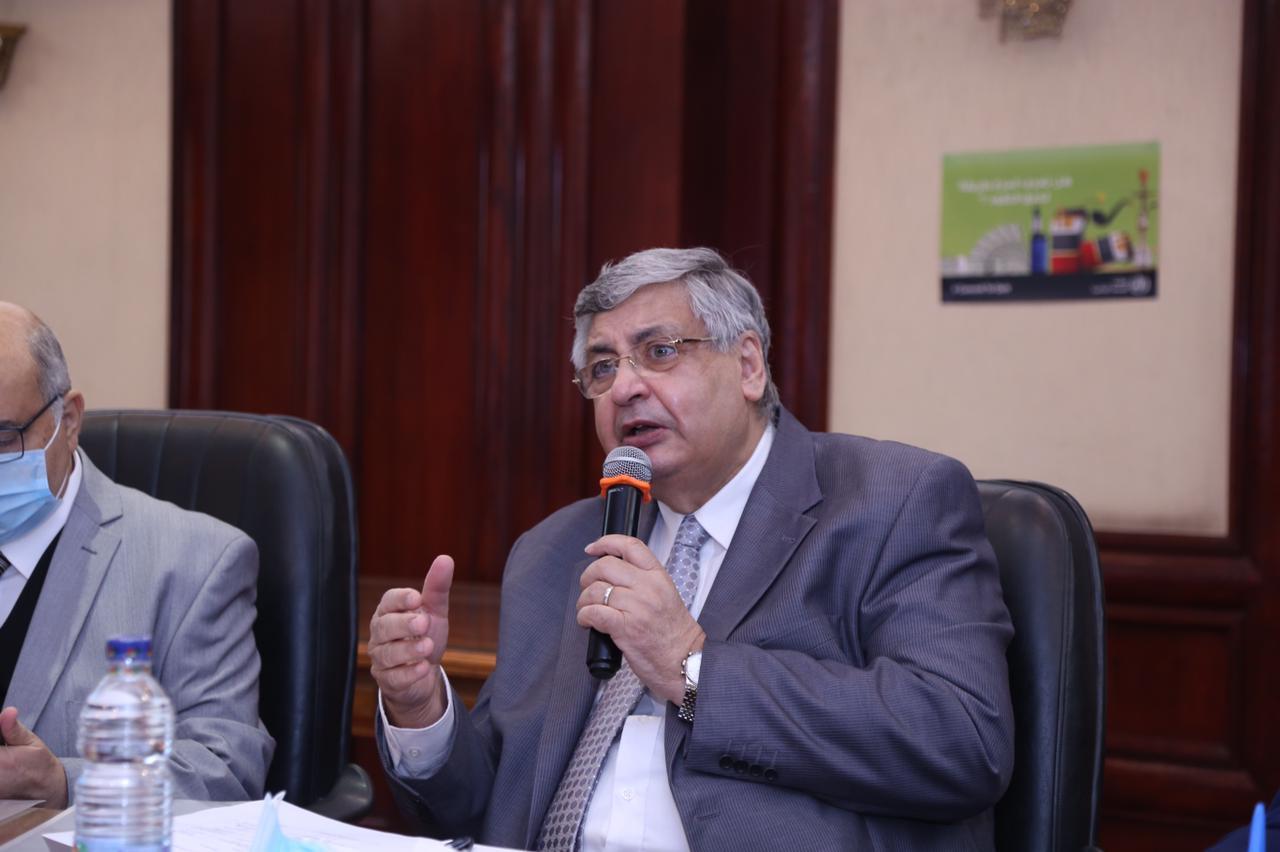 بعد زيادة إصابات كورونا.. مستشار الرئيس يحسم الجدل بشأن العودة للإغلاق بعد زيادة إصابات كورونا.. مستشار الرئيس يحسم الجدل بشأن العودة للإغلاق