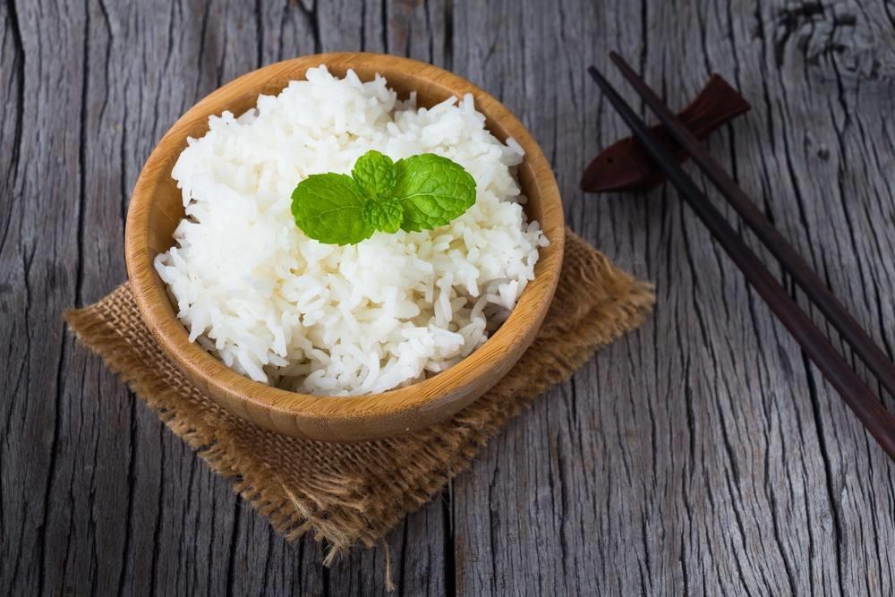 طريقة عمل الأرز الأبيض بالخضار 