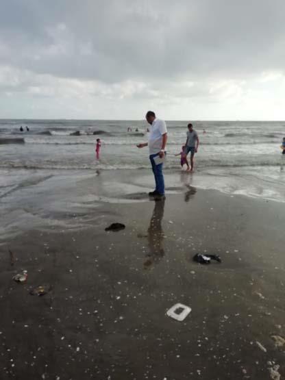 مسح منطقة التلوث الزيتي في شاطئ المناخ ببورسعيد (9)