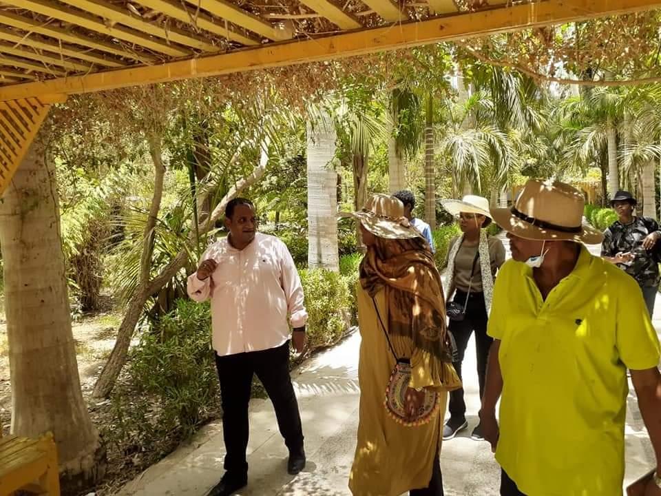 وزيرة الخارجية السودانية تزور الحديقة النباتية في أسوان (1)