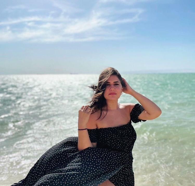 ديانا هشام على شاطئ البحر