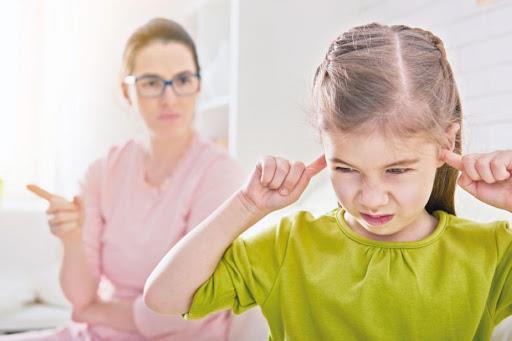 أشياء يفعلها الآباء تزيد من غضب الأطفال أشياء يفعلها الآباء تزيد من غضب الأطفال