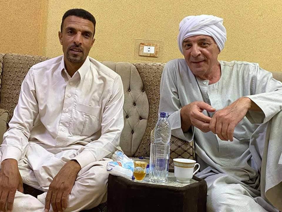 محمود حميدة يقضي إجازة استشفاء في سيوة