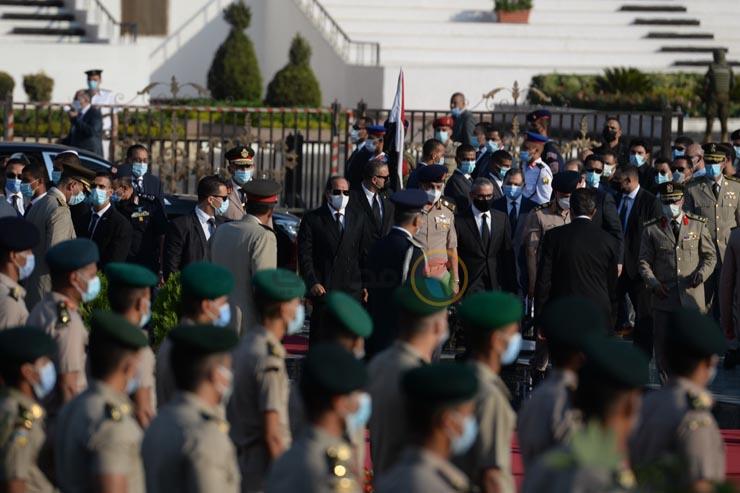 لماذا أقيمت جنازة عسكرية لجيهان السادات؟