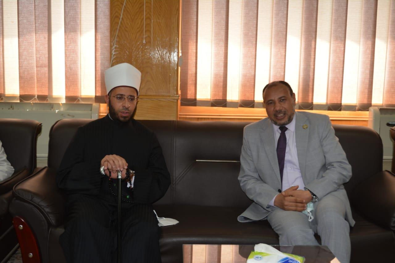 نائب رئيس جامعة الأزهر يستقبل الدكتور أسامة الأزهري خلال زيارته لأسيوط