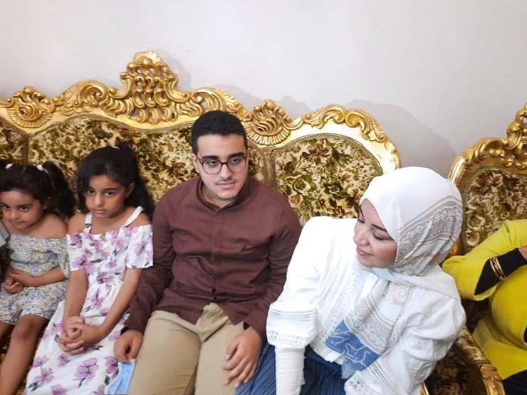محمد هانى وعائلته