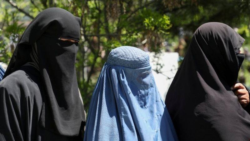 طالبان تطلب من مذيعات التلفزيون تغطية وجوههن طالبان تطلب من مذيعات التلفزيون تغطية وجوههن