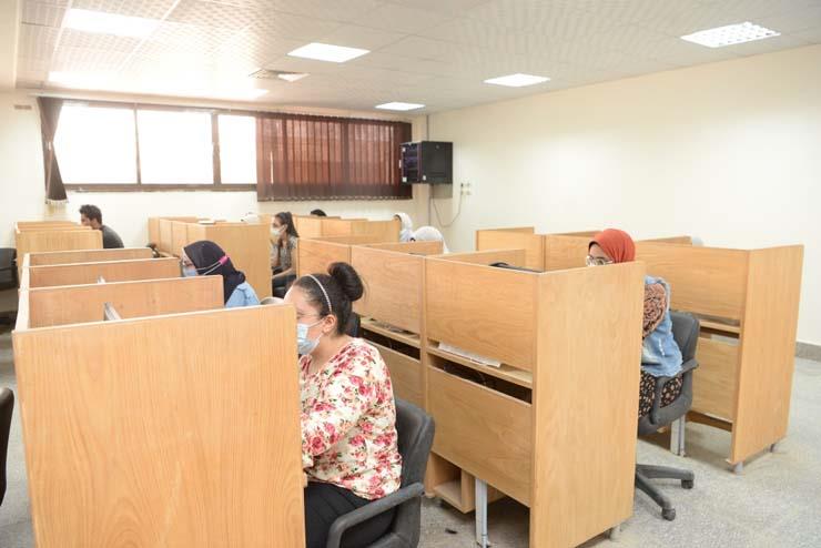 انطلاق اختبارات القدرات للمتقدمين للجامعات الأهلية في أسيوط