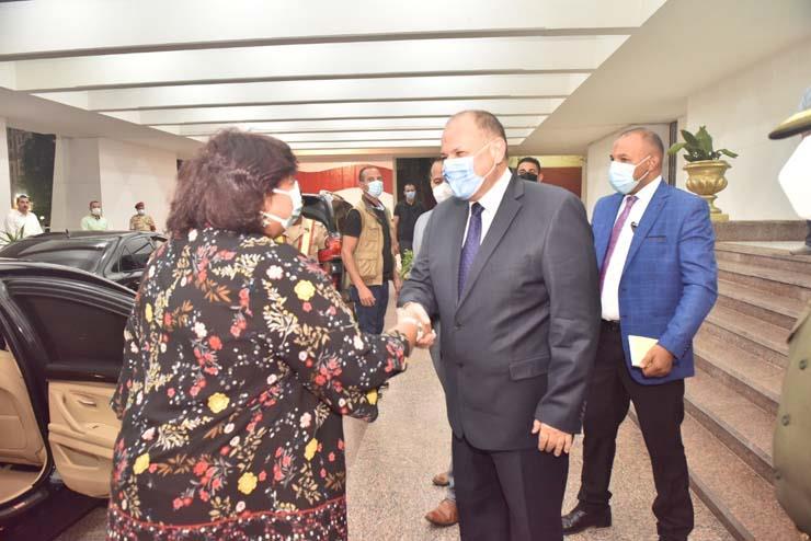 محافظ أسيوط يستقبل وزيرة الثقافة ورئيس دار الأوبرا