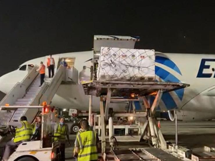 شحنة جديدة من لقاح أسترازينيكا تصل مطار القاهرة 