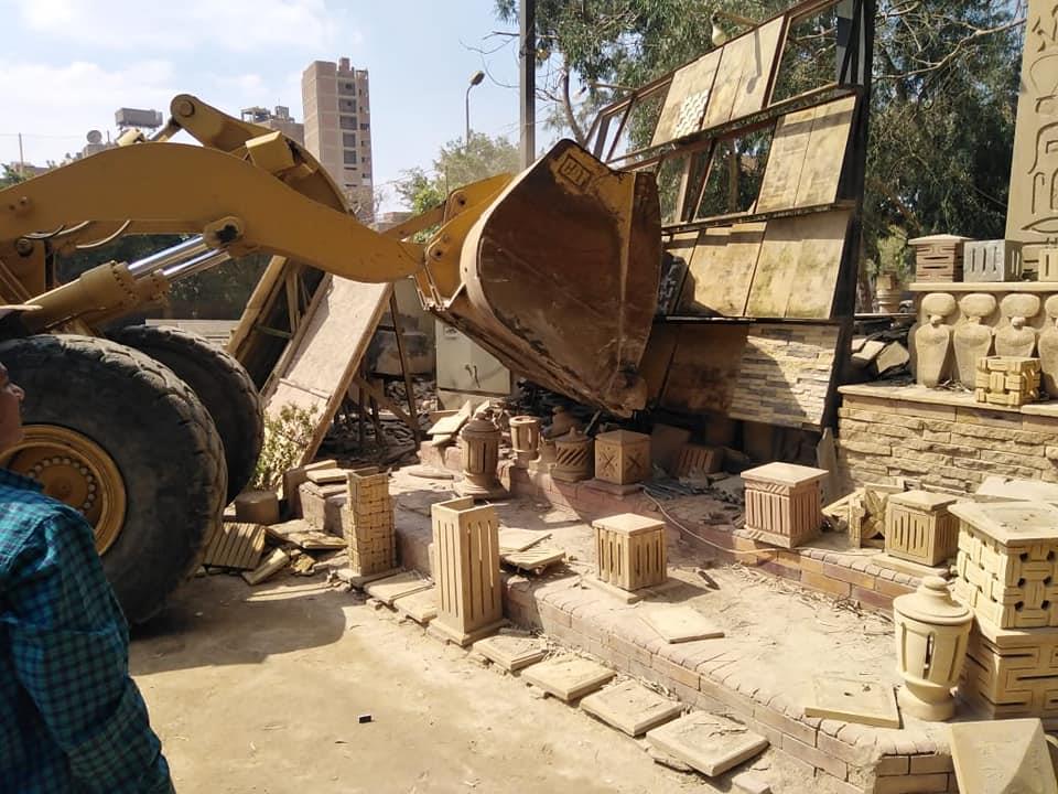 إزالة ورش رخام وحجر مخالفة في نطاق حي البساتين