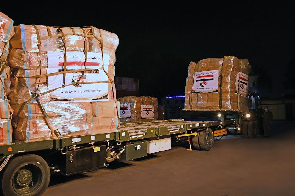 مصر ترسل مساعدات عاجلة عبر جسر جوي للسودان