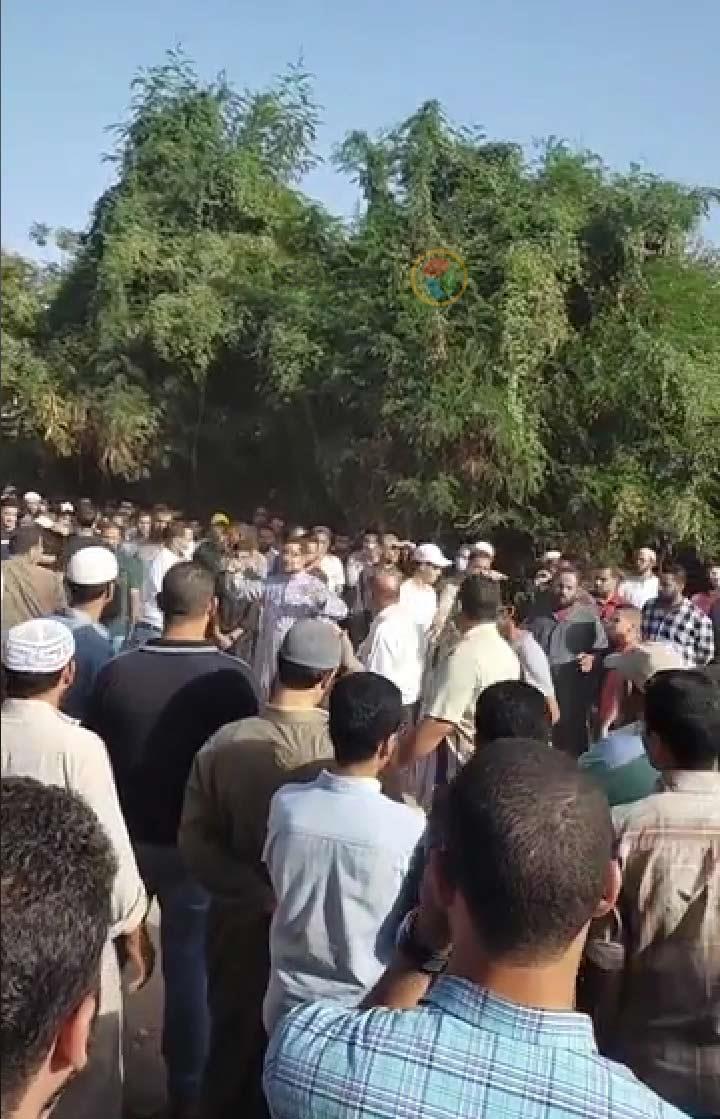 تشييع جنازة إمام مسجد وابنيه في منوف