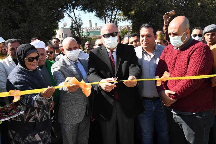 محافظ قنا يطلق إشارة التشغيل التجريبي لمحطتي مياه الزهنات وأبو دياب (9)