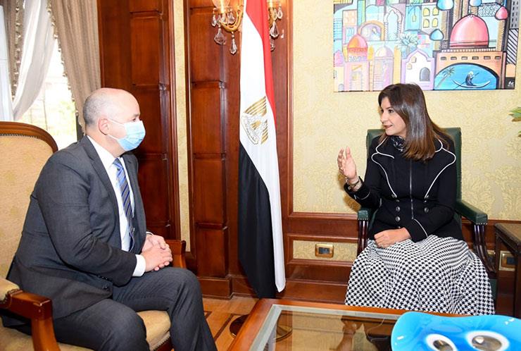 وزيرة الهجرة تبحث مع السفير الكندي سبل التعاون في مجال الهجرة وزيرة الهجرة تبحث مع السفير الكندي سبل التعاون في مجال الهجرة