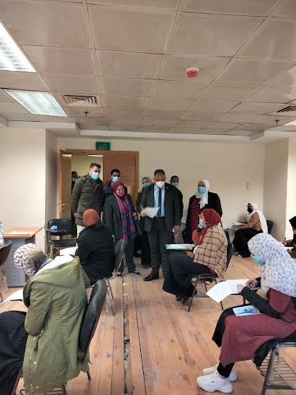 نائب رئيس جامعة الأزهر لفرع البنات يتفقد امتحان كلية التمريض بالقاهرة نائب رئيس جامعة الأزهر لفرع البنات يتفقد امتحان كلية التمريض بالقاهرة