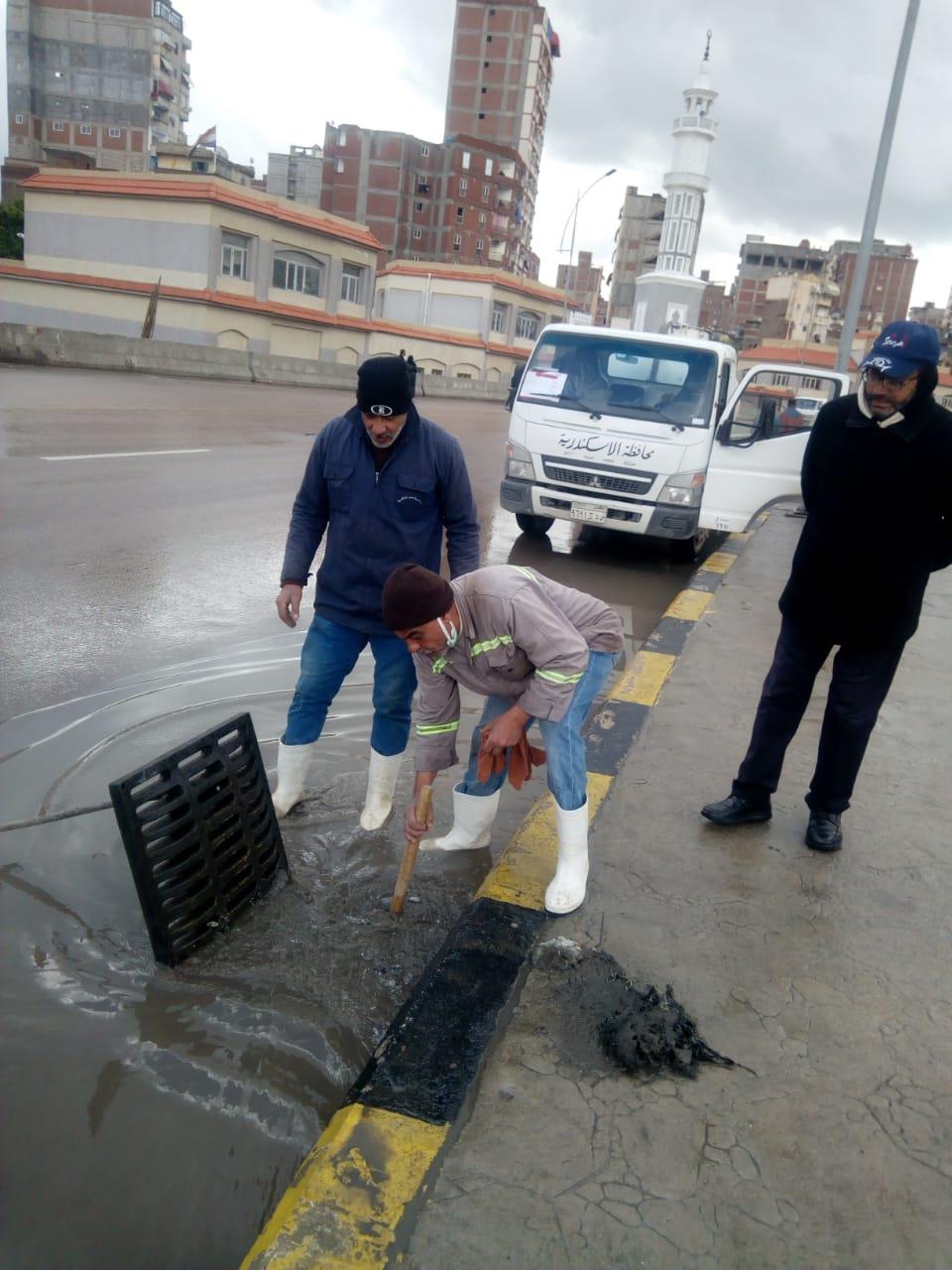 أمطار غزيرة وصقيع يضربان الإسكندرية (1)