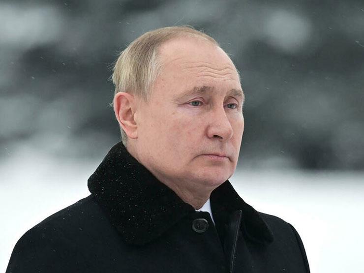 بوتين يتفقد الجسر الرابط بين شبه جزيرة القرم والأراضي الروسية