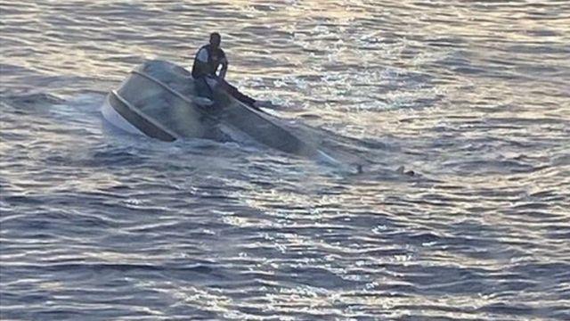 ما قصة صورة الناجي الوحيد من غرق مركب مهاجرين قبالة سواحل أمريكا؟ ما قصة صورة الناجي الوحيد من غرق مركب مهاجرين قبالة سواحل أمريكا؟