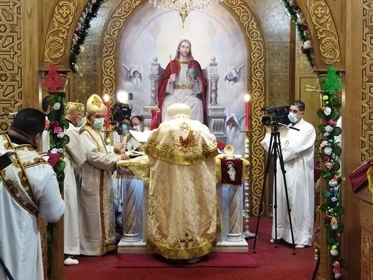 مطران بورسعيد يترأس قداس عيد الميلاد في كنيسة العذراء مريم 