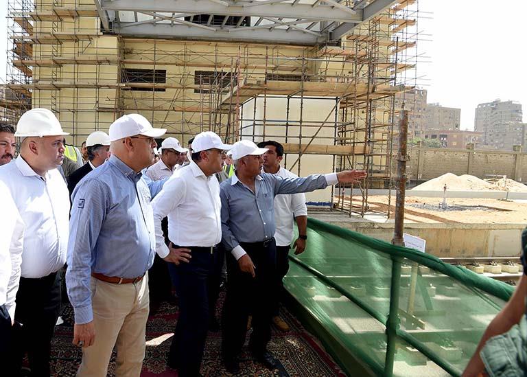 رئيس الوزراء يتفقد مشروع محطة سكك حديد مصر بمنطقة بشتيل