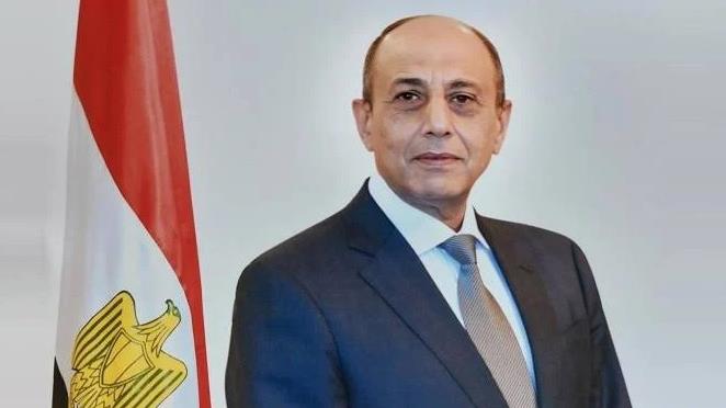 رئيس مصر للطيران يثمن جهود العاملين بالشركة بمؤتمر المناخ