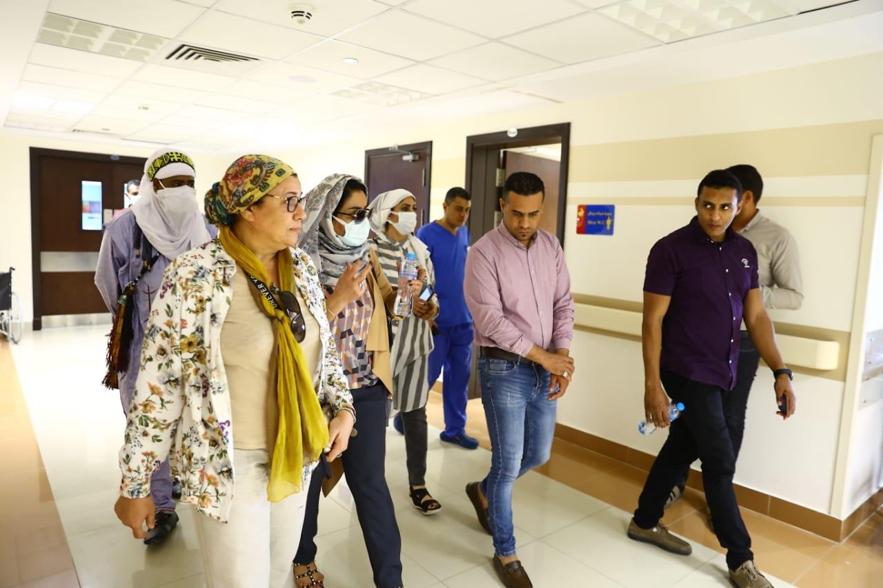 هند القاسمي مؤسس نادي الإمارات الدولي للأعمال تدعم محاربي السرطان فى الأقصر