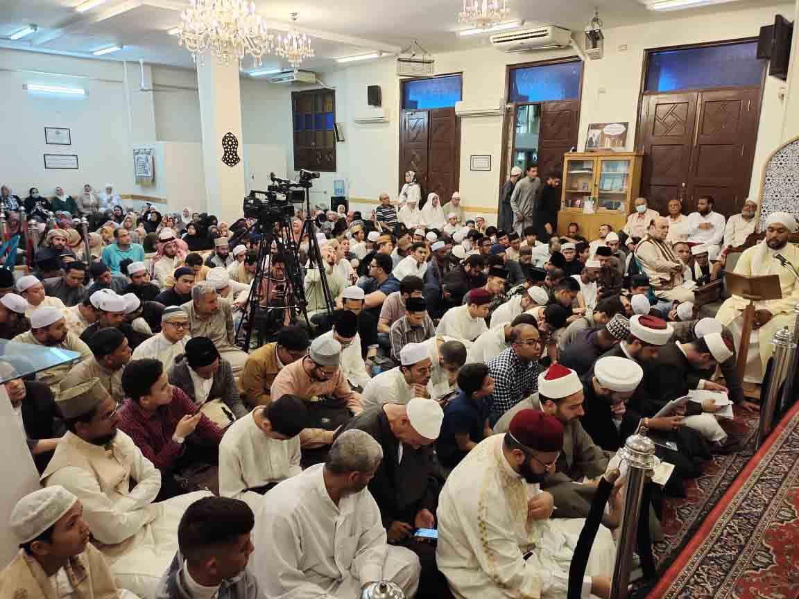 حضور مكثف لطلاب العلم في احتفالية البيت المحمدي بذكرى المولد النبوي حضور مكثف لطلاب العلم في احتفالية البيت المحمدي بذكرى المولد النبوي