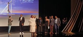 مخرج ''بعيدا عن النيل'' وفريق الفيلم يكشفون كواليس تقديمه