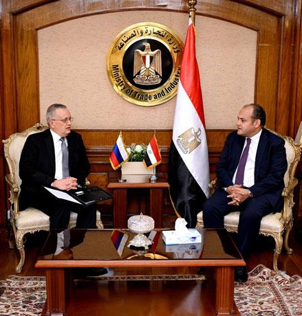 وزير التجارة يبحث مع سفير روسيا تطورات إنشاء المنطقة الصناعية الروسية بمصر