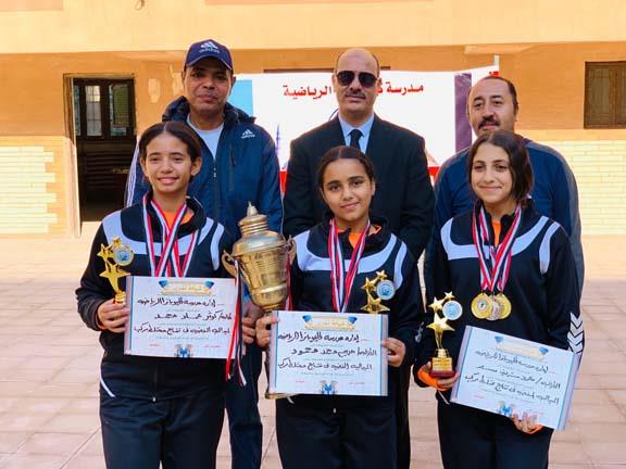 تكريم الطلاب الفائزين في بطولة الجمهورية لألعاب القوى (1)