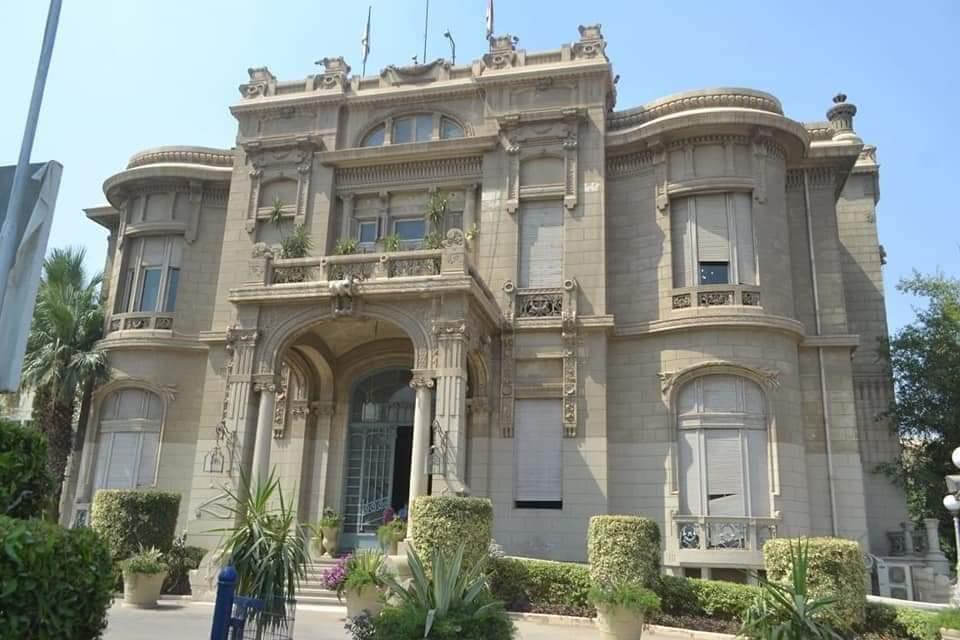  المقاولون العرب تتواصل أعمال ترميم قصر الزعفران بجامعة عين شمس