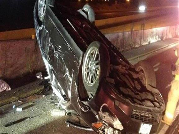 5 مصابين في حادث سيارة ملاكي أعلى الطريق الأوسطي