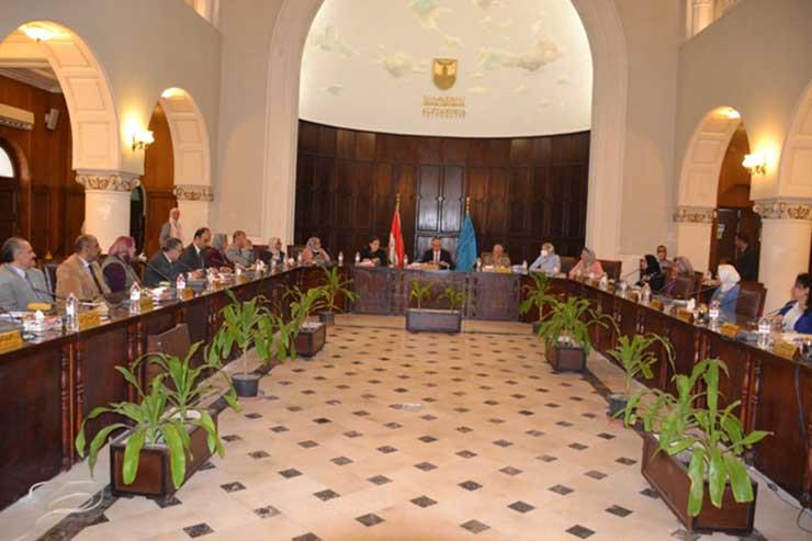 اجتماع مجلس الدراسات العليا والبحوث بجامعة الإسكندرية (10)